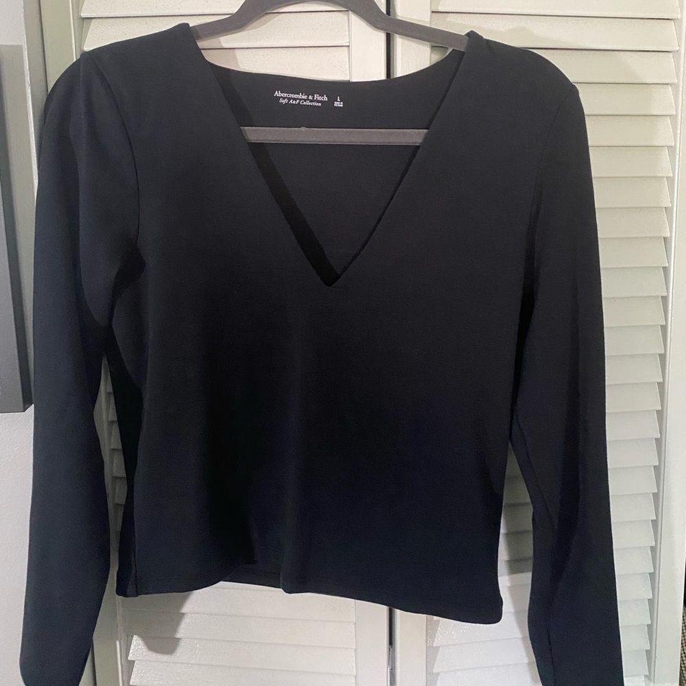 Abercrombie Essentials V neck T shirt - L